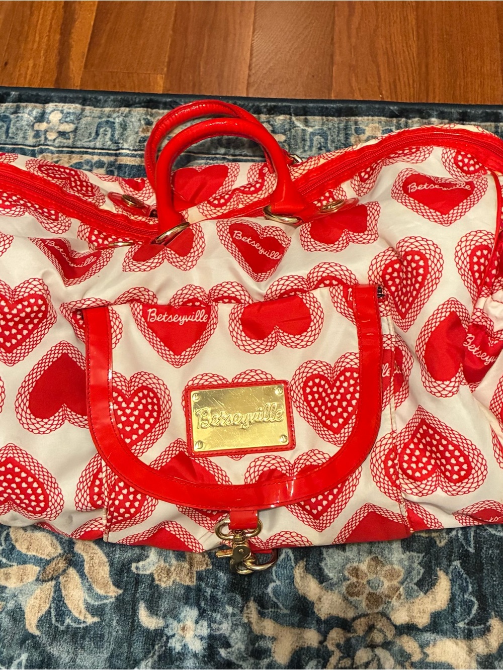 Betseyville by Betsey Johnson White Tote with Red Heart Print and Red Trim - Picture 2 of 5